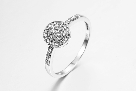 El Zircon cúbico de 925 Sterling Silver CZ suena los anillos de bodas para las mujeres