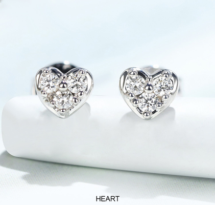 Diamante cortado brillante de la ronda de los pendientes 0.80ct de Sterling Silver Heart Shaped Stud