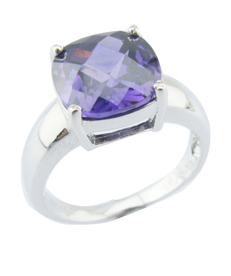 Joyería de plata esterlina con detalles de estilo clásico