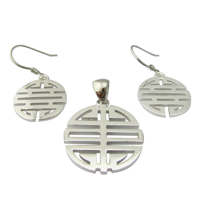 Orecillos de la felicidad china 925 CZ Orecillos de plata esterlina Forma de flor delicada para un aspecto femenino y elegante