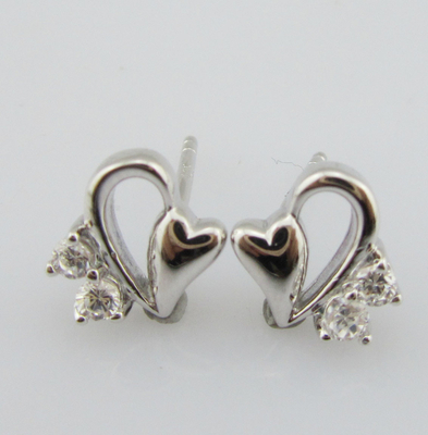 Conjunto de objetos de vestir de oro y plata de oro y plata de oro