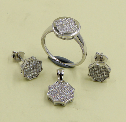 2-5g Óvalo 925 Plata Cubico Zirconia Stud Ahorros para Joyería Fabricación de cubo de zirconia Stud Ahorros de plata esterlina