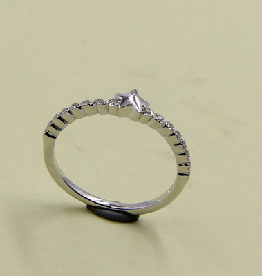 Anillos de piedra redonda unisex en banda de 2-3 mm Anillo de corazón de plata esterlina