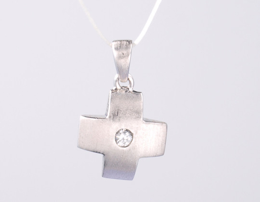 Nueva colección de cruz 925 de plata esterlina colgante religioso con chisporroteo de hielo de zirconia cúbica colgante cruzado