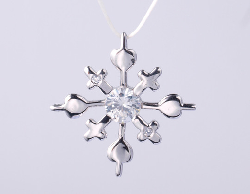 Cruz con corazón AAA CZ S925 colgante de cruz religiosa de plata con logotipo grabado y colgante de joyas de plata de 46 cm con Rolo