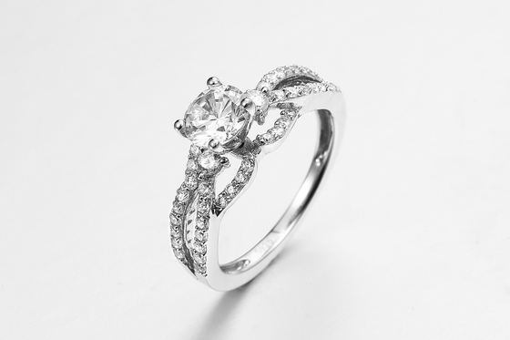 El Zircon cúbico de 925 Sterling Silver CZ suena los anillos de bodas para las mujeres