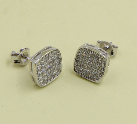 Orecillos de plata con cubo de zirconia de plata esterlina simple Orecillos de plata de plata
